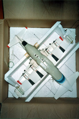 Extra Transportkarton mit den Modellen C-130 und P-3