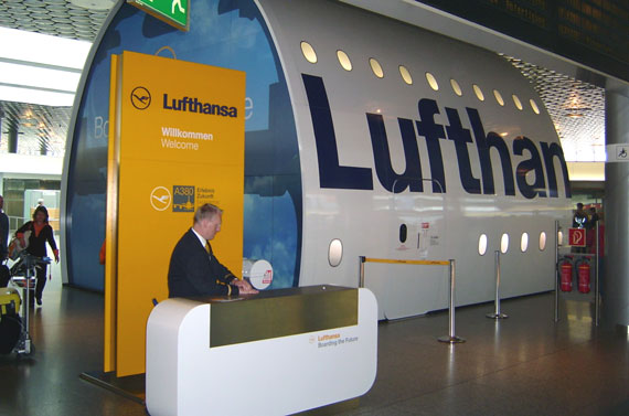 Der etwas andere Filmvorf�hrraum im Terminal C