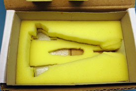 Foto von offener Bausatzschachtel