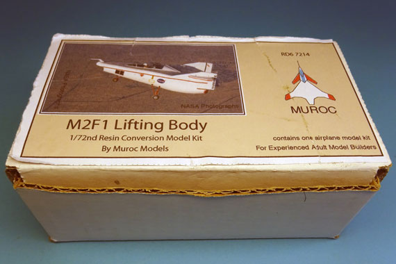 Foto von der M2F1-Bausatzschachtel