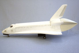 Foto vom Modell mit Fahrwerk und Tail Cone