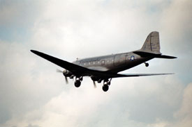 Die "D-CXXX" schwebt ein