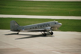 Die "D-CXXX" auf dem hannoverschen Vorfeld