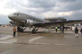 Die "D-CXXX" von links-vorn