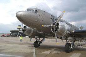 Nahaufnahme der "D-CXXX" von links-vorn