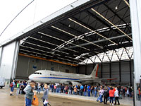 Foto von der Airbus A320 ATRA im Hangar