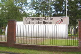 Die Erinnerungsst&auml;tte von au&szlig;en