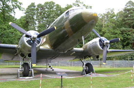 Nahaufnahme der C-47 von vorne-links