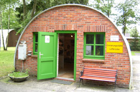 Nissenh&uuml;tte am Eingang