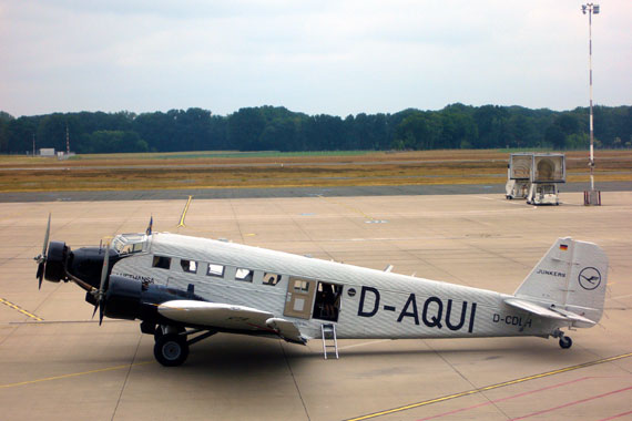 Ju 52 auf dem Vorfeld