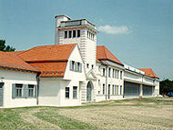 Altbau der Flugwerft Schlei�heim