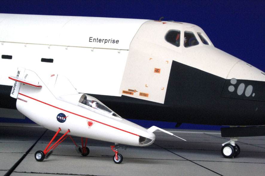 Bild vom M2F1 mit Infokarte