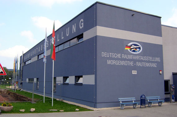 Die 2006-2007 gebaute Halle mit 950 qm Ausstellungsfl&auml;che und Kino