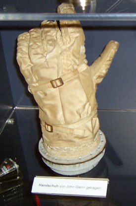 Wo wohl der rechte Handschuh geblieben ist?