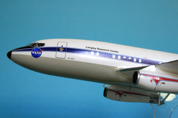 Bild von der Boeing 737-130 NASA 515