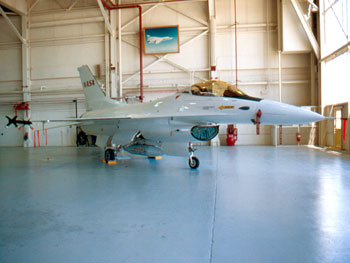 Bild von der originalen F-16A NASA 516/816 beim DFRC 1996