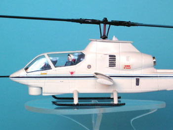 Bild von der Bell AH-1G NASA 736