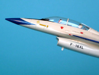 Bild von der General Dynamics F-16XL/B NASA 846