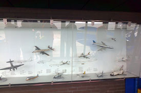 Detailfoto der gro&szlig;en Modellvitrine