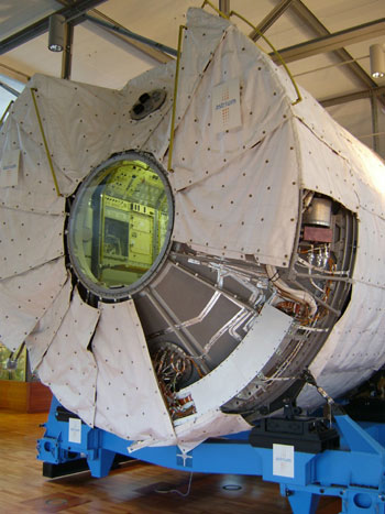 Kernsegment mit Blick durch die Tunnel�ffnung