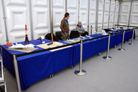 Bild von den Ausstellungstischen