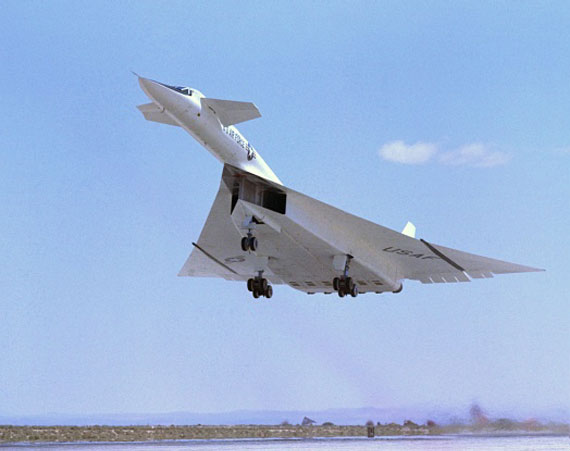 Bild der XB-70A kurz nch dem Start